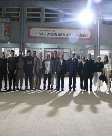 surda-lise-ogrencilerine-ozel-iftar-daveti-D3S17wfi.jpg