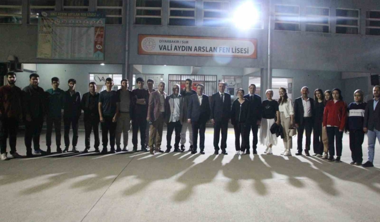 surda-lise-ogrencilerine-ozel-iftar-daveti-D3S17wfi.jpg