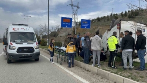 ticari-arac-takla-atti-surucu-sans-eseri-hayatta-kaldi-WVKHqzcK.jpg