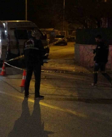 ticari-takside-silahli-saldiri-yarali-yolcu-yola-atildi-es1QeSNf.jpg