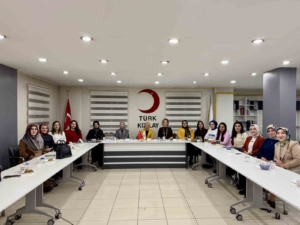 turk-kizilayi-agri-subesi-kadin-kollarindan-8-mart-dunya-kadinlar-gunu-etkinligi-gLAckXh4.jpg