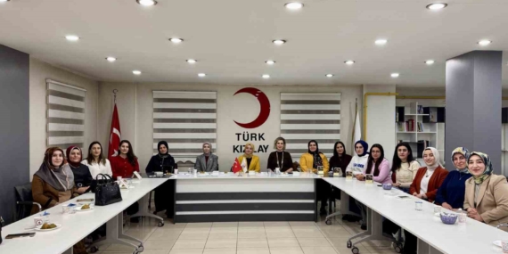 Türk Kızılayı Ağrı Şubesi Kadın Kolları'ndan 8 Mart Dünya Kadınlar Günü Etkinliği Türk Kızılayı Ağrı Şubesi Kadın Kolları’ndan 8 Mart Dünya Kadınlar Günü Etkinliği