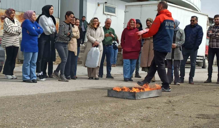 tusba-saglik-mudurlugu-personeline-ozel-afet-yonetimi-egitimi-vL4RzXkj.jpg