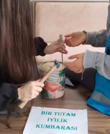 universite-ogrencilerinin-hayata-gecirdigi-bir-tutam-iyilik-projesi-7EIEjrtT.jpg