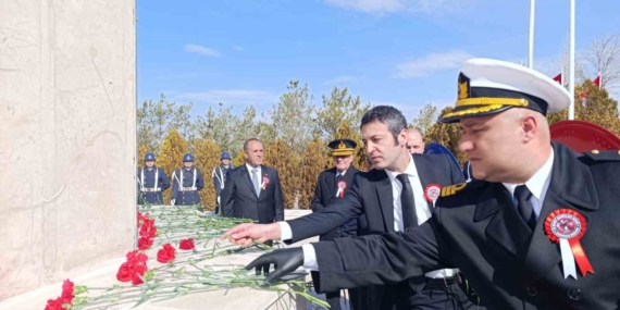 Van'da 18 Mart Şehitleri Anma Günü ve Çanakkale Zaferi: Anlamı ve Önemi Van’da 18 Mart Şehitleri Anma Günü ve Çanakkale Zaferi: Anlamı ve Önemi