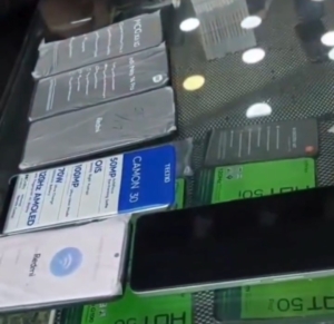 vanda-18-milyon-tl-degerinde-143-kacak-cep-telefonu-ele-gecirildi-OwlE9DIv.jpg