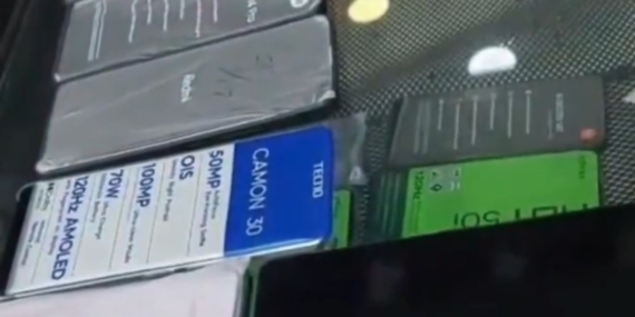 Van'da 1.8 Milyon TL Değerinde 143 Kaçak Cep Telefonu Ele Geçirildi Van’da 1.8 Milyon TL Değerinde 143 Kaçak Cep Telefonu Ele Geçirildi