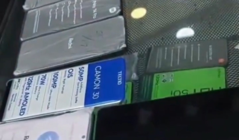 vanda-18-milyon-tl-degerinde-143-kacak-cep-telefonu-ele-gecirildi-OwlE9DIv.jpg