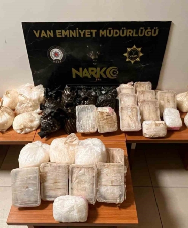 vanda-30-kilo-metamfetamin-yakalandi-uyusturucu-operasyonunda-onemli-basari-yPHiSrab.jpg