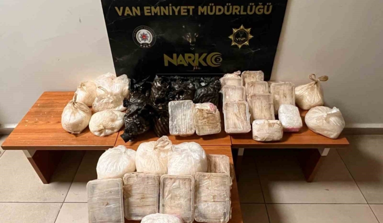 vanda-30-kilo-metamfetamin-yakalandi-uyusturucu-operasyonunda-onemli-basari-yPHiSrab.jpg