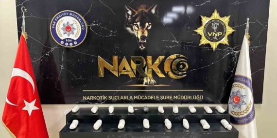 Van'da 8 Kilo 700 Gram Metamfetaminin Ele Geçirilmesi: Uyuşturucu Operasyonu Detayları Van’da 8 Kilo 700 Gram Metamfetaminin Ele Geçirilmesi: Uyuşturucu Operasyonu Detayları