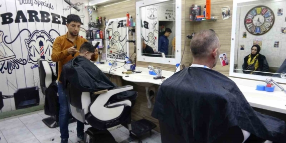 Van'da Berberlerden Bayram Tıraşı İçin Önemli Uyarı! Van’da Berberlerden Bayram Tıraşı İçin Önemli Uyarı!