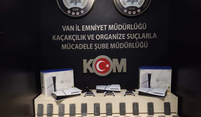 vanda-gumruk-kacagi-malzemeler-ele-gecirildi-qyXQH2UM.jpg