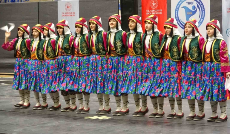 vanda-halk-oyunlari-il-birinciligi-yarismalari-duzenlendi-tcGJ4ZMK.jpg