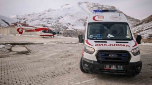 vanda-helikopter-ambulansla-acil-saglik-hizmeti-197WLFTF.jpg