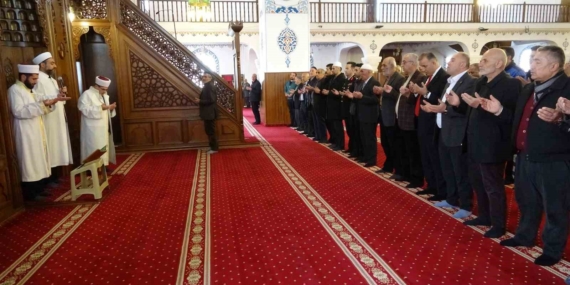 Van'da Şehitler İçin Anlamlı Mevlid-i Şerif Töreni Düzenlendi Van’da Şehitler İçin Anlamlı Mevlid-i Şerif Töreni Düzenlendi