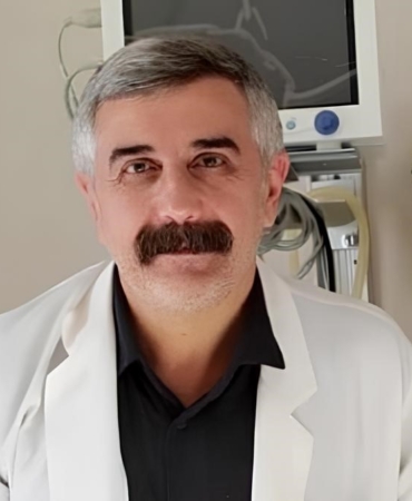 vanda-taziye-donusu-doktorun-trafik-kazasinda-yaralanma-hikayesi-mbx5mZrV.jpg