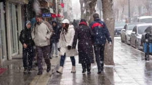 vanda-yogun-kar-yagisi-etkili-oldu-JujGgQFr.jpg