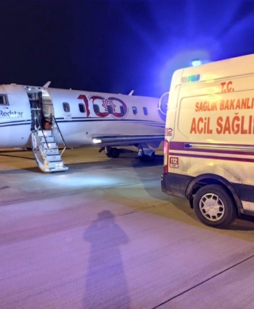 vandan-istanbula-ucak-ambulans-ile-kalp-hastasi-cocuklarin-sevk-edilmesi-q3FGZZ1W.jpg