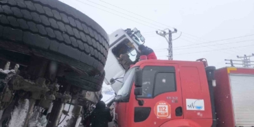 vanin-ercis-ilcesinde-tir-kazasi-rN5dhLMp.jpg