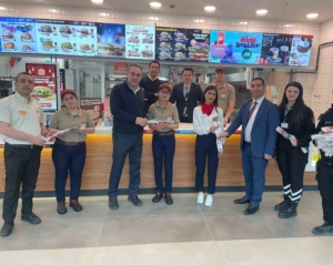 vanmall-alisveris-merkezinde-8-mart-dunya-kadinlar-gunu-kutlamasi-dFbi5mRk.jpg