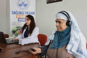 yaslilar-saglik-taramasinin-ardindan-muzik-ziyafetiyle-bulustu-DhPuaZvr.jpg