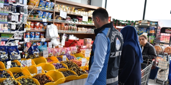 Yeşilyurt Belediyesi Zabıtası, Bayram Denetimlerini Artırarak Güvenliği Sağlıyor Yeşilyurt Belediyesi Zabıtası, Bayram Denetimlerini Artırarak Güvenliği Sağlıyor