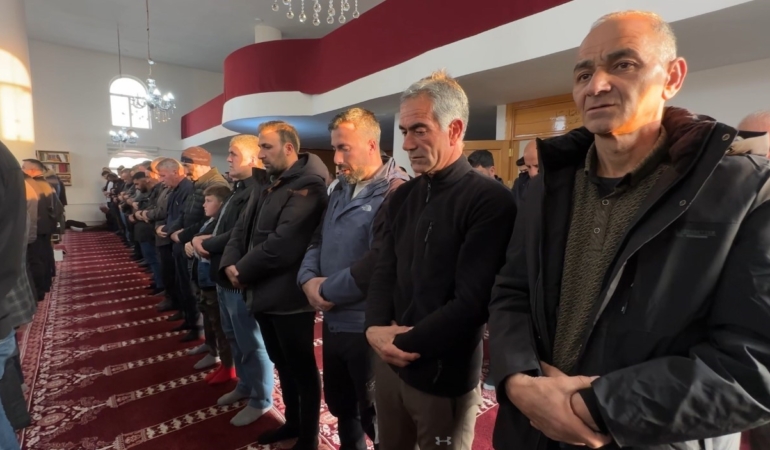 yuksekovada-bayram-namazi-coskusu-camilere-akin-etme-anlari-H6gVqgFz.jpg