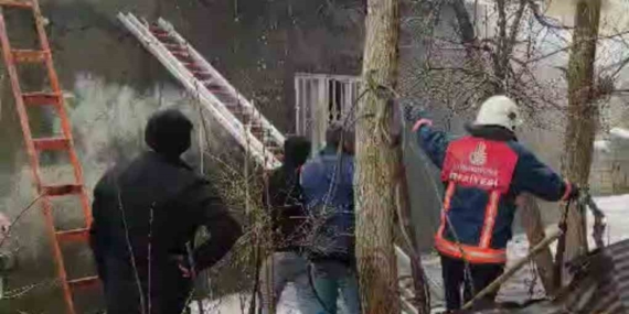 Yüksekova'da Ev Yangını: Yakup Koç'un Mağduriyeti Yüksekova’da Ev Yangını: Yakup Koç’un Mağduriyeti