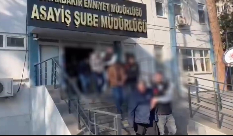 229-milyonluk-vurgun-sahte-web-sitesine-karekod-operasyonu-ile-18-gozalti-TlND38Vs.jpg