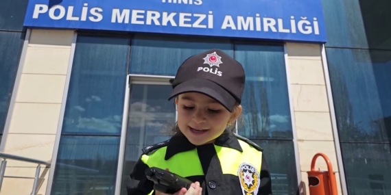 23 Nisan’da Çocukların Hem Gülümseten Hem Düşündüren Eğlenceli Klip 23 Nisan’da Çocukların Hem Gülümseten Hem Düşündüren Eğlenceli Klip