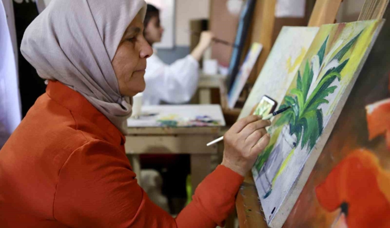 62-yasinda-sanat-yolculuguna-cikan-ressamin-kisisel-sergisi-heyecanla-bekleniyor-4EJL6pPi.jpg