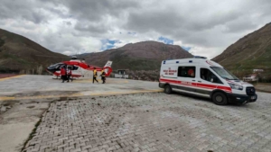 9-haftalik-hamile-kadin-icin-helikopter-ambulans-havalandi-mqTD7jkV.jpg