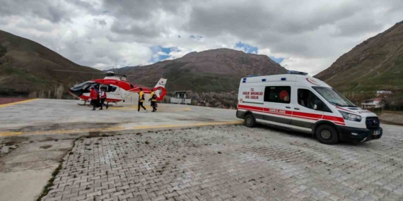 9 Haftalık Hamile Kadın İçin Helikopter Ambulans Havalandı 9 Haftalık Hamile Kadın İçin Helikopter Ambulans Havalandı