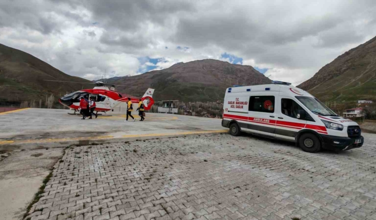 9-haftalik-hamile-kadin-icin-helikopter-ambulans-havalandi-mqTD7jkV.jpg