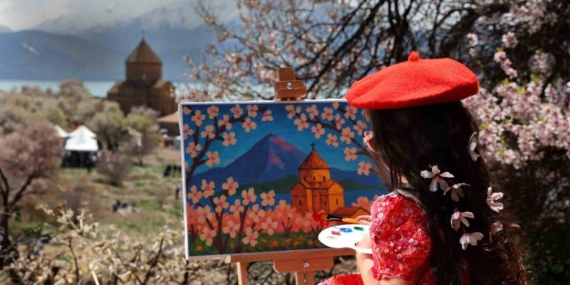 Akdamar Adası’nda Badem Çiçeği Rüzgarı: Foto Safarinin Büyüleyici Sonuçları