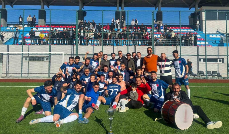 baskalespor-van-amator-ligde-sampiyonluk-sevinci-yasadi-SseKOIFa.jpg