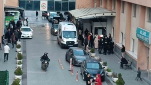 batmanda-bahcede-oturan-adam-maganda-kursunuyla-yaralandi-olayin-ardindaki-gizemler-zF8uzUCf.jpg