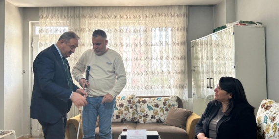 Batman'da Gazilere Akıllı Baston Hediye Töreni Düzenlendi Batman’da Gazilere Akıllı Baston Hediye Töreni Düzenlendi