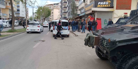 Batman'da İki Gruplar Arasında Çıkan Silahlı Çatışmada Bir Kişi Yaralandı Batman’da İki Gruplar Arasında Çıkan Silahlı Çatışmada Bir Kişi Yaralandı