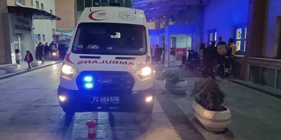 Batman'da Merdiven Boşluğuna Düşen Kız Ağır Yaralandı: Olayın Ayrıntıları Batman’da Merdiven Boşluğuna Düşen Kız Ağır Yaralandı: Olayın Ayrıntıları