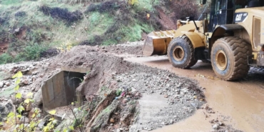batmanda-siddetli-yagislar-sel-ve-heyelanlari-tetikledi-cmrVO9iM.jpg