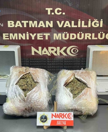 batmanda-uyusturucu-operasyonu-4-sahis-gozaltina-alindi-DMyDbG5i.jpg