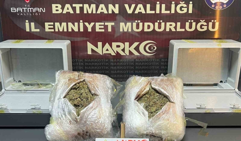 batmanda-uyusturucu-operasyonu-4-sahis-gozaltina-alindi-DMyDbG5i.jpg
