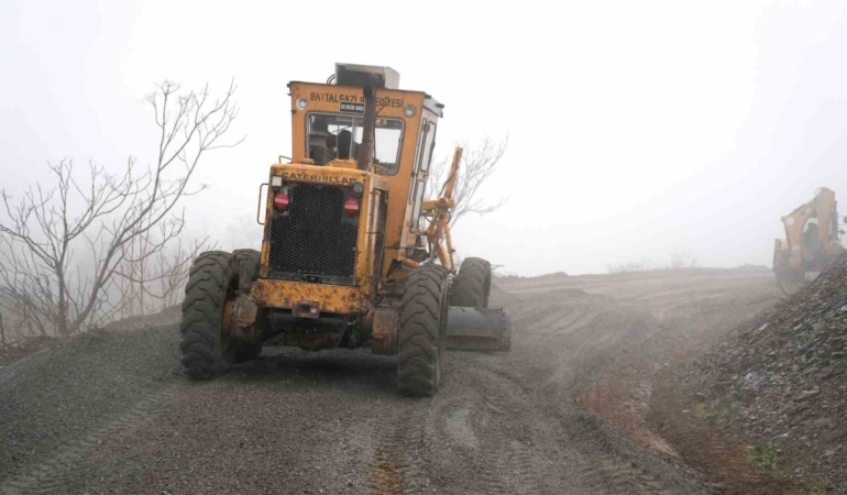 battalgazi-belediyesinden-3-kilometrelik-yol-iyilestirme-projesi-EvlaZgqu.jpg