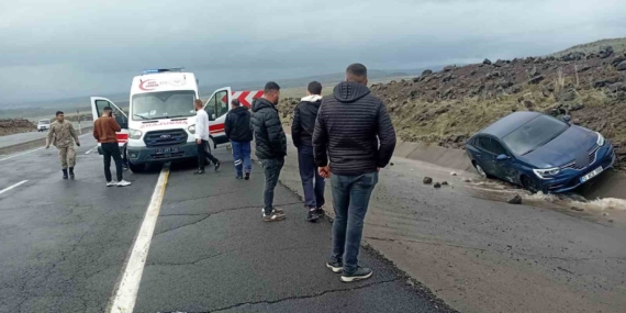 Bingöl-Elazığ Karayolu'nda Meydana Gelen Kazada 4 Kişi Yaralandı Bingöl-Elazığ Karayolu’nda Meydana Gelen Kazada 4 Kişi Yaralandı