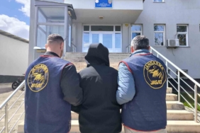 Bingöl'de Aranan İki Şüphelinin Yakalanma Anı bingolde-aranan-iki-suphelinin-yakalanma-ani-gCx7xwXt.jpg