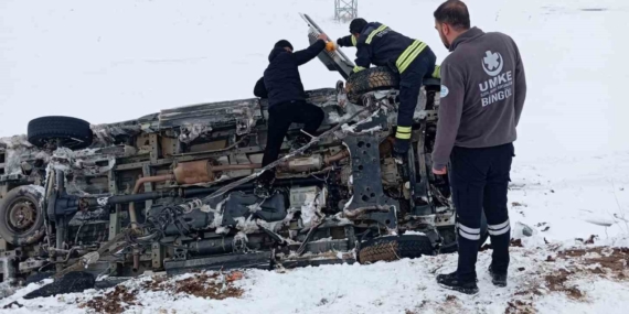 Bingöl'de Hasta Taşıyan Ambulans Kaza Geçirdi: 5 Kişi Yaralandı Bingöl’de Hasta Taşıyan Ambulans Kaza Geçirdi: 5 Kişi Yaralandı