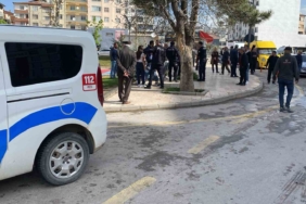 cadde-ortasinda-husumetlisini-bicakla-yaraladi-olayin-ayrintilari-p4eT4AMt.jpg
