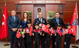 cocuk-evlerinde-koruma-altindaki-miniklere-10-nisan-haftasinda-unutulmaz-surprizler-Z5Rj5NVu.jpg